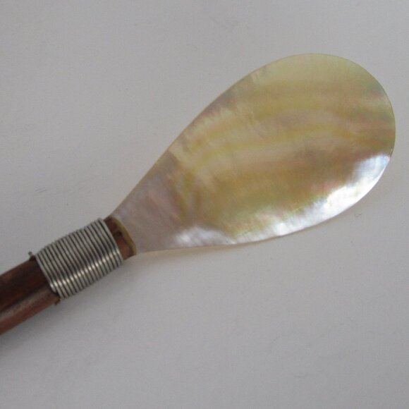 mother of pearl caviar spoon - Picture 2 of 4